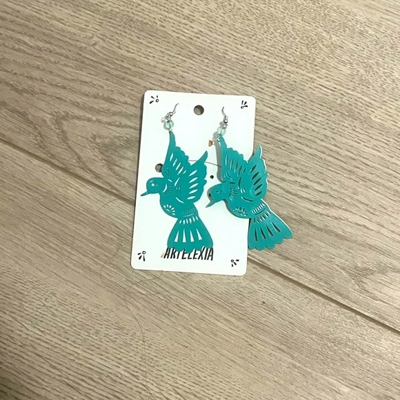 NWT Artelexia Teal Bird Earrings - Picture 1 of 1